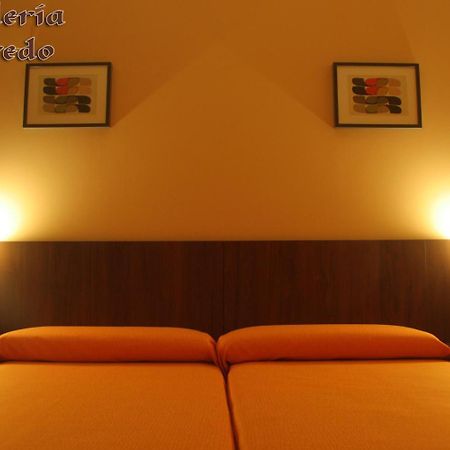 Hospederia Laredo Hotel La Carlota Bagian luar foto