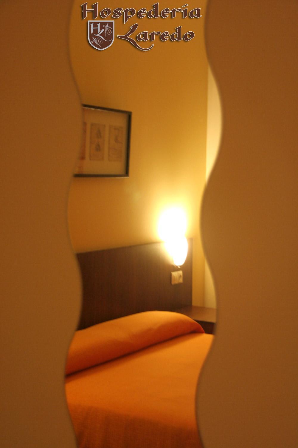 Hospederia Laredo Hotel La Carlota Bagian luar foto