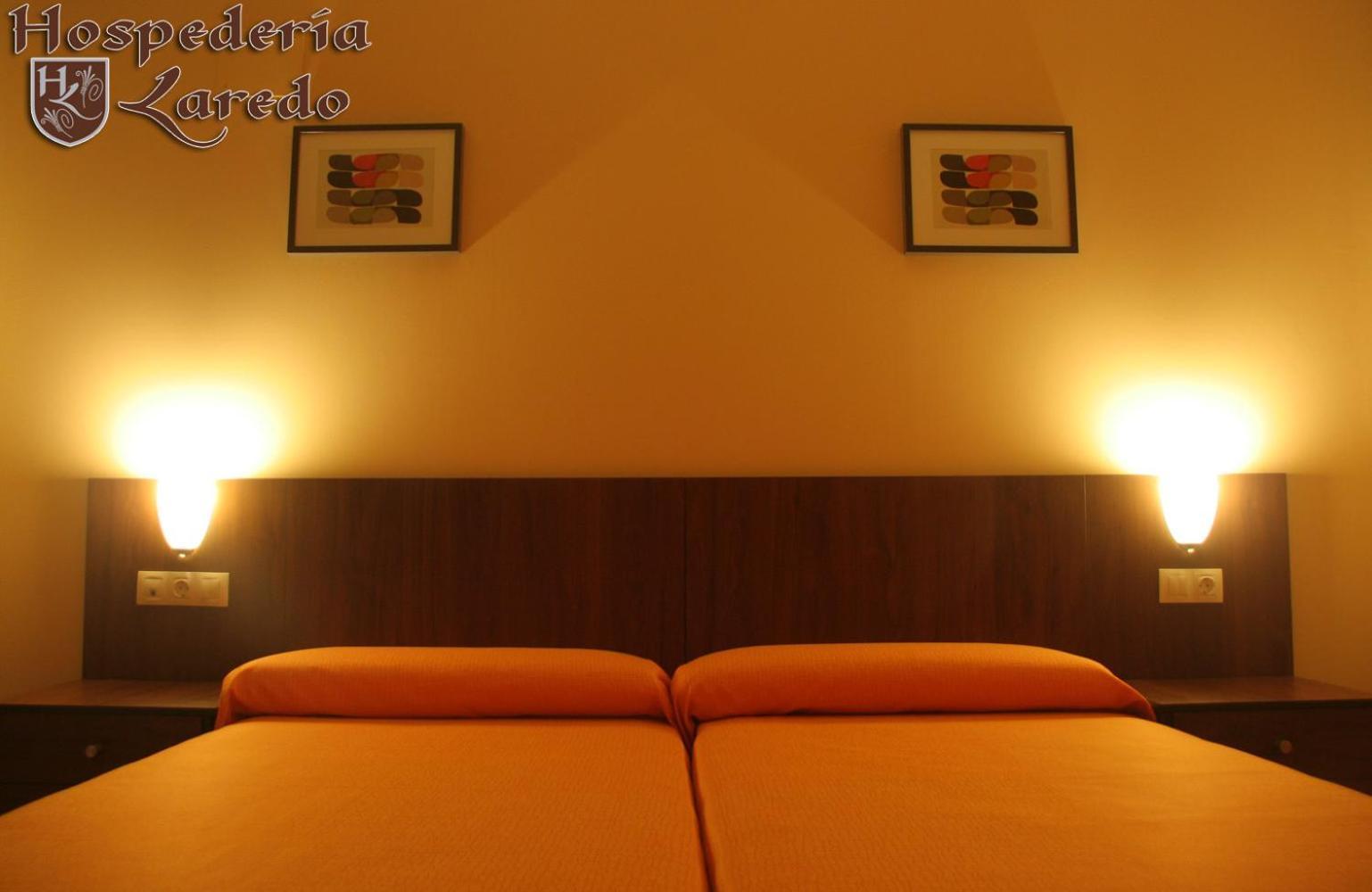 Hospederia Laredo Hotel La Carlota Bagian luar foto