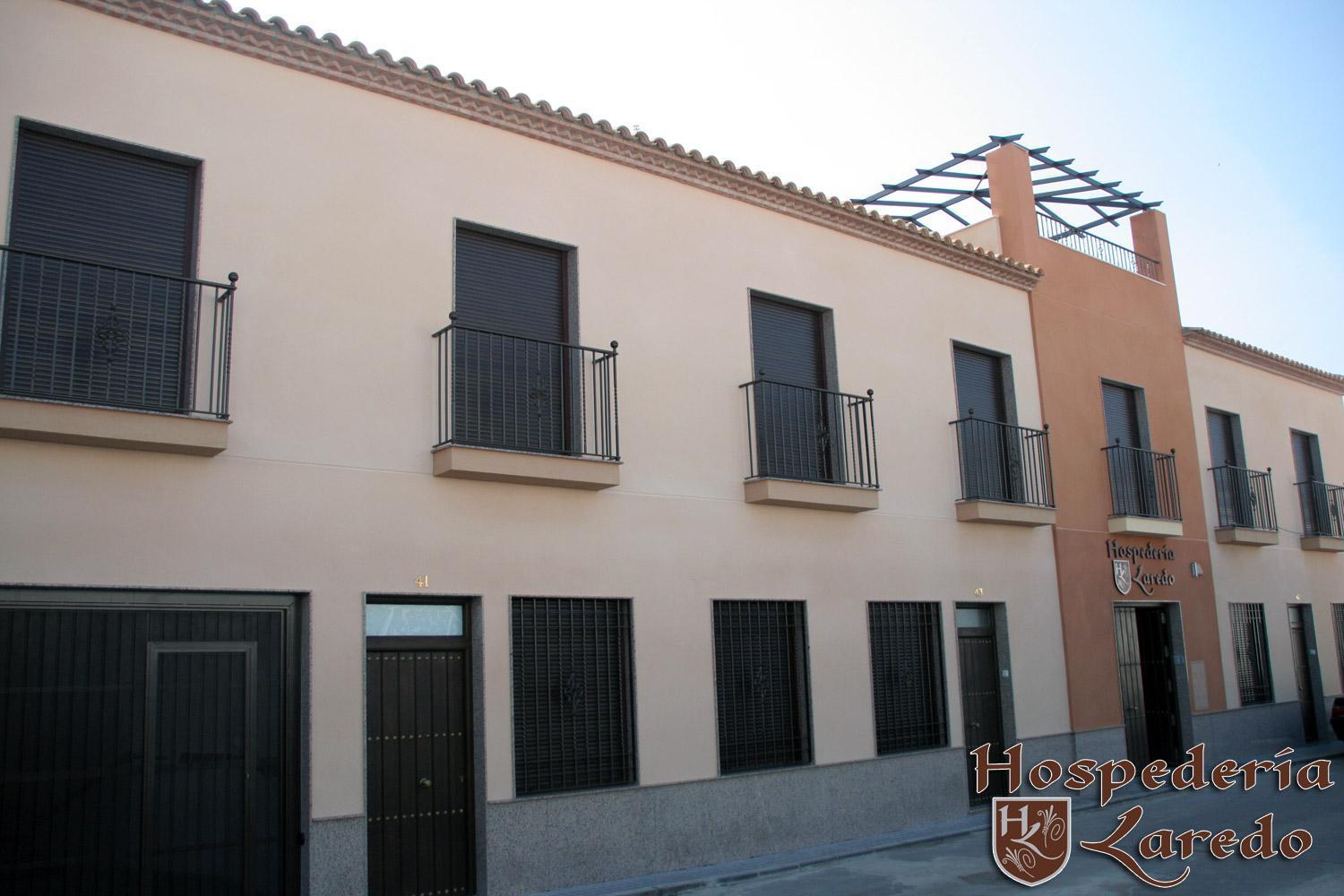 Hospederia Laredo Hotel La Carlota Bagian luar foto