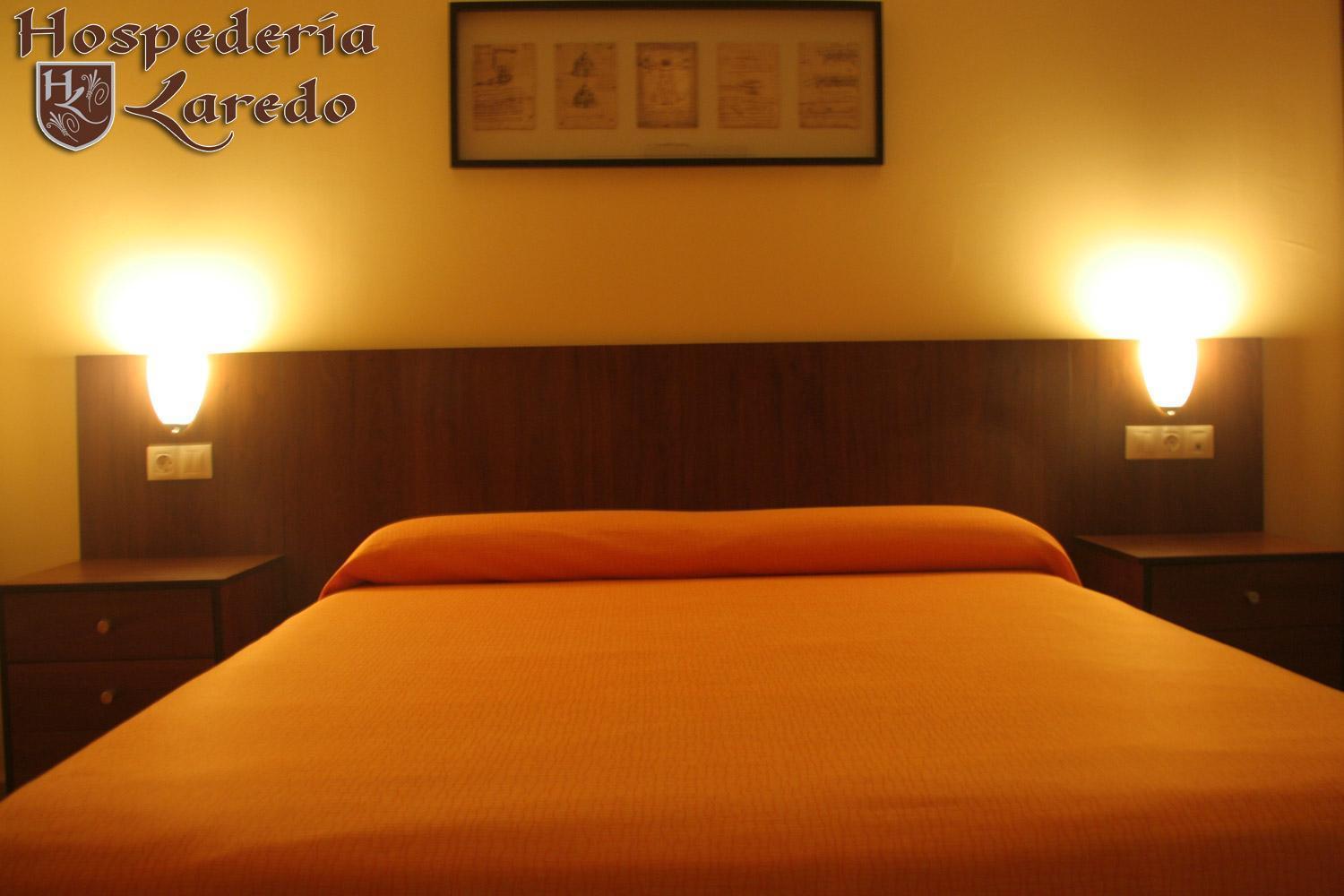 Hospederia Laredo Hotel La Carlota Bagian luar foto